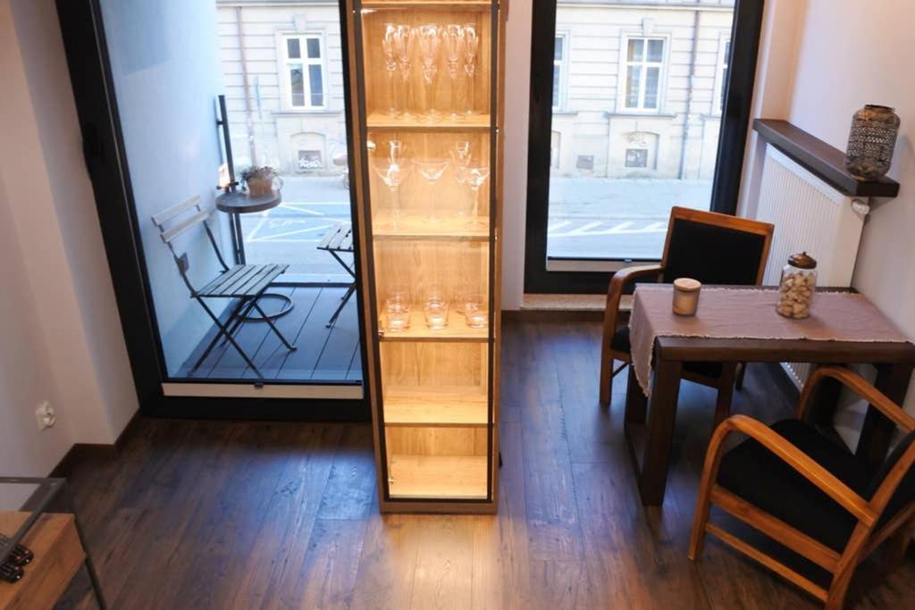 Boutique 109 - Old City, Luxury Apt. With A Garage Краків Екстер'єр фото